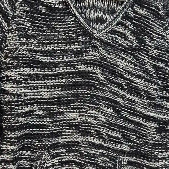 Eddie Bauer Gray and White Knit Sweater - Picture 2 of 8